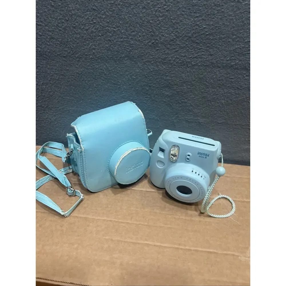 Fujifilm Instax Mini 8 Instant Film Camera Ice Blue Camera With Case READ